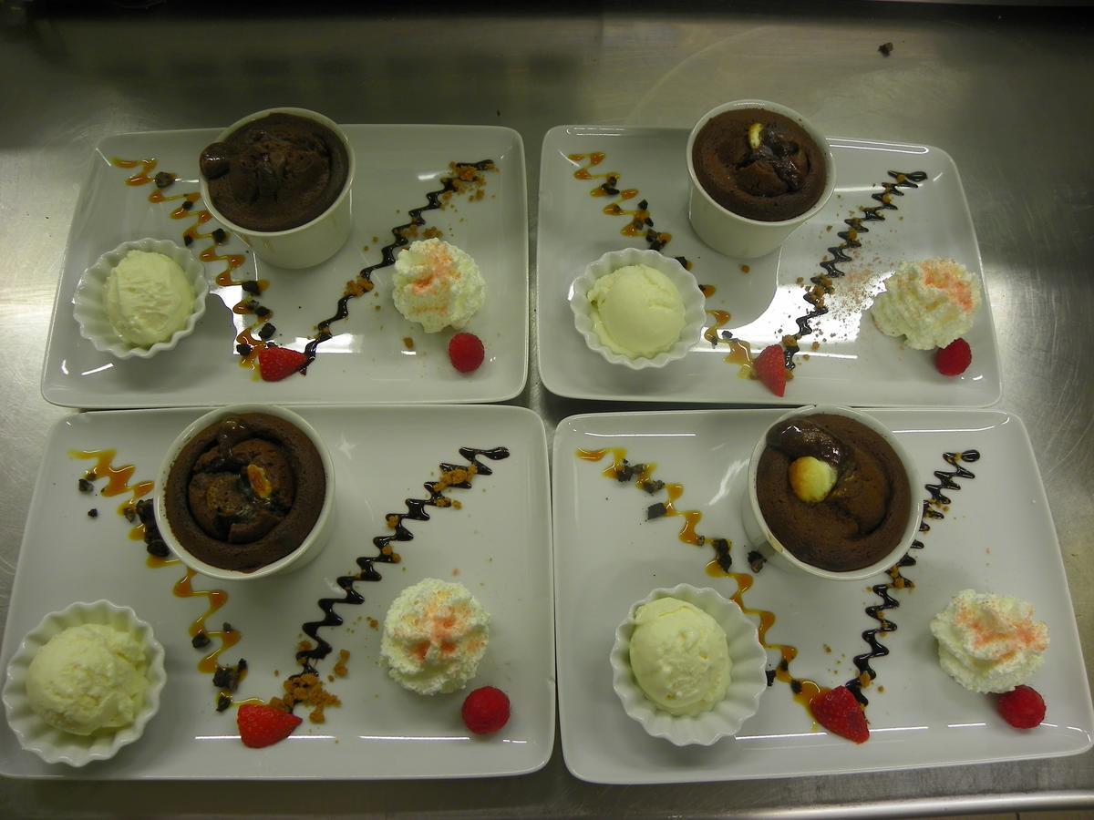 Logis- Hotel Spa Restaurant L'Epicurial Saint-Pey-de-Castets Екстериор снимка