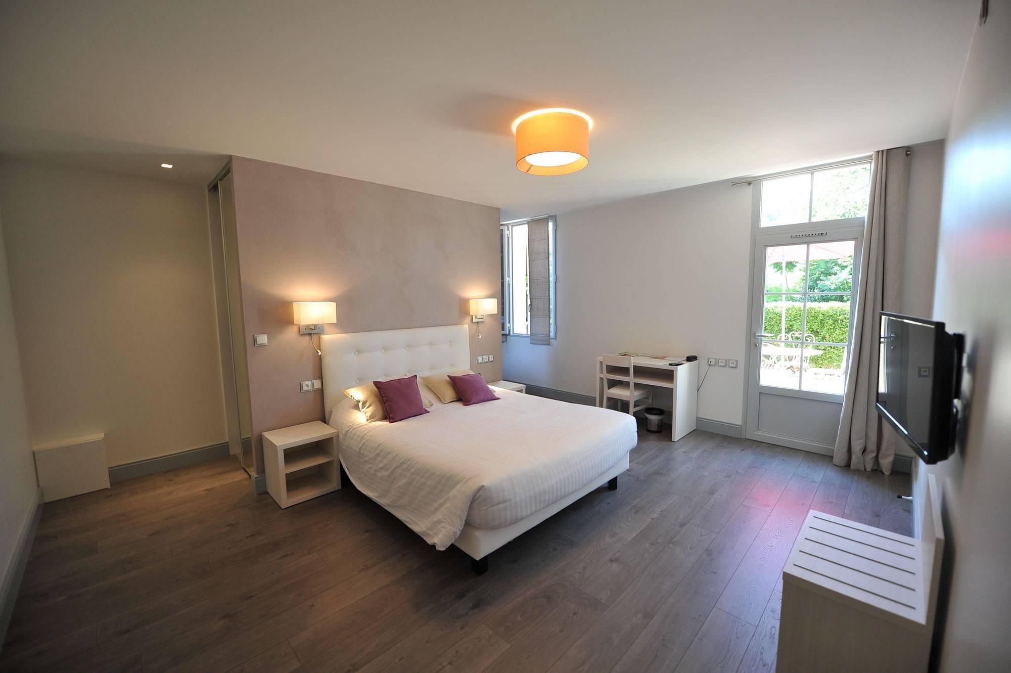 Logis- Hotel Spa Restaurant L'Epicurial Saint-Pey-de-Castets Екстериор снимка
