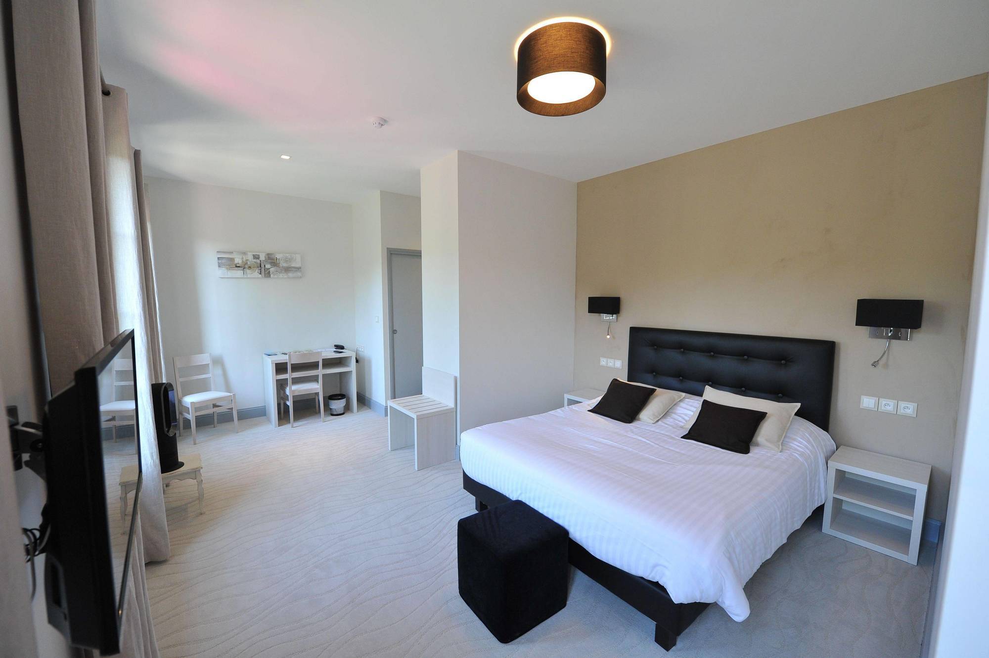 Logis- Hotel Spa Restaurant L'Epicurial Saint-Pey-de-Castets Екстериор снимка
